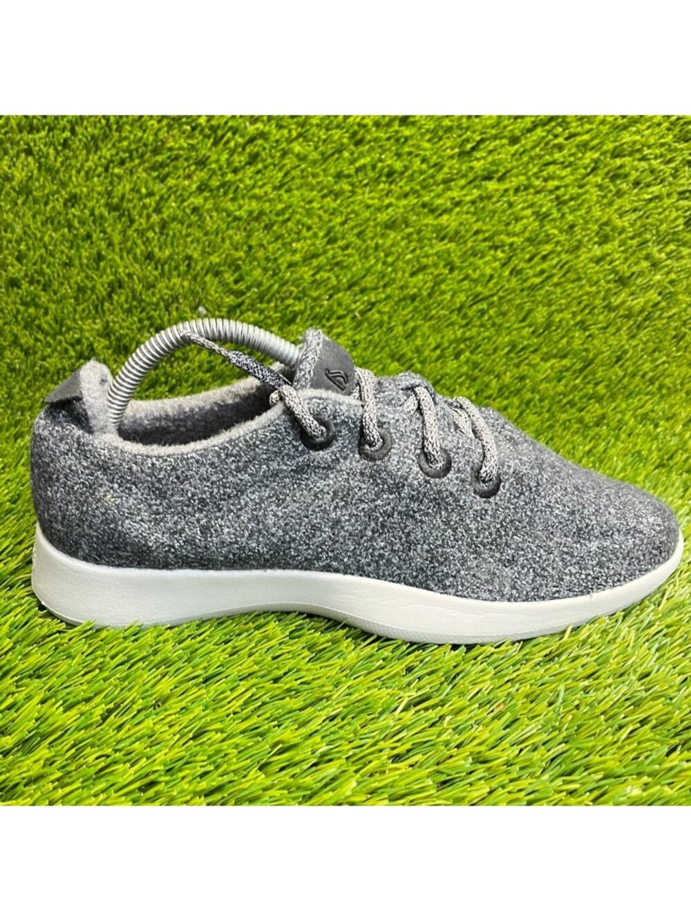 Allbirds Wool Runners Mens Size 9 Gray White Running Walking Shoes Sneakers